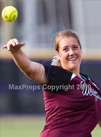 Thumbnail 2 in Angleton vs Magnolia (Texas 4A Region III Regional Final)  photogallery.
