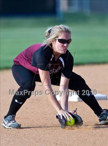 Thumbnail 2 in Angleton vs Magnolia (Texas 4A Region III Regional Final)  photogallery.