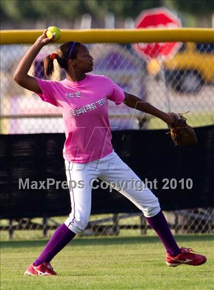 Thumbnail 2 in Angleton vs Magnolia (Texas 4A Region III Regional Final)  photogallery.