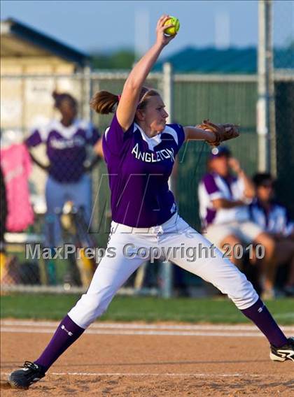 Thumbnail 3 in Angleton vs Magnolia (Texas 4A Region III Regional Final)  photogallery.