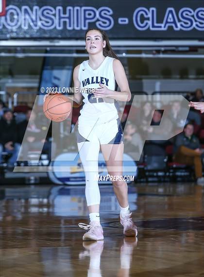 Thumbnail 2 in Putnam Valley vs Ardsley (Section 1 Class B Semifinal) photogallery.