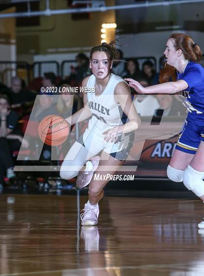 Thumbnail 3 in Putnam Valley vs Ardsley (Section 1 Class B Semifinal) photogallery.