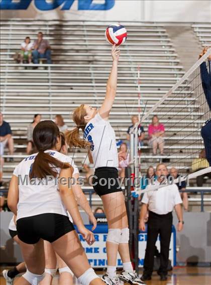 Thumbnail 2 in Nimitz @ Turner [R. L.] photogallery.