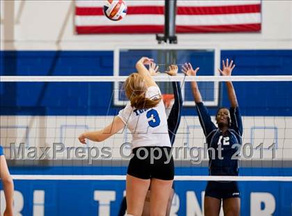 Thumbnail 2 in Nimitz @ Turner [R. L.] photogallery.