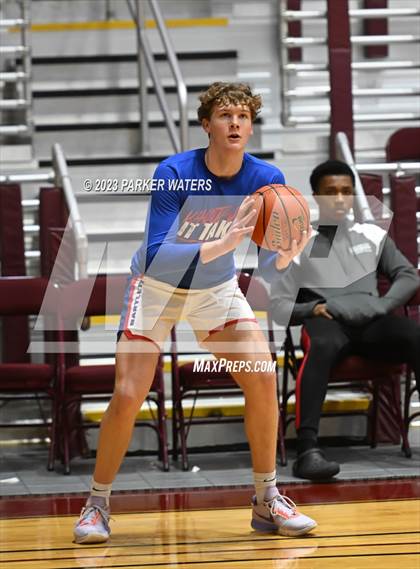 Thumbnail 1 in Bartlett vs Archbishop Shaw (Allstate Sugar Bowl National Prep Classic) photogallery.