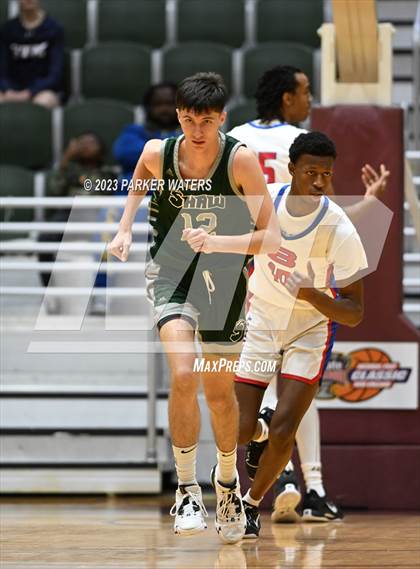 Thumbnail 2 in Bartlett vs Archbishop Shaw (Allstate Sugar Bowl National Prep Classic) photogallery.