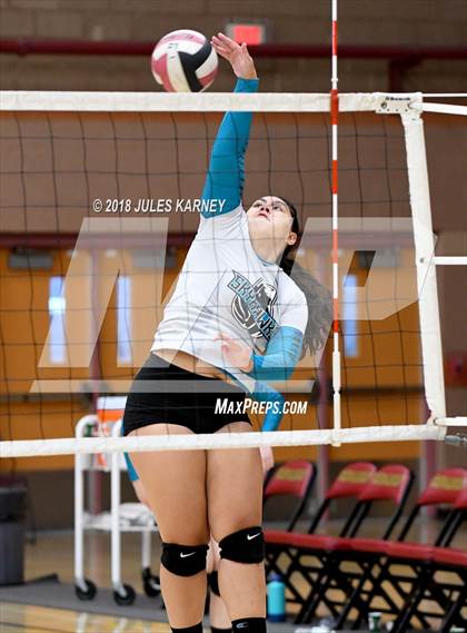 Thumbnail 3 in Faith Lutheran vs. Silverado photogallery.