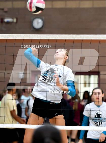 Thumbnail 2 in Faith Lutheran vs. Silverado photogallery.