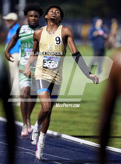 Thumbnail 2 in FHSAA Class 4A Final (4 x 400m) photogallery.
