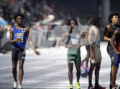 Thumbnail 1 in FHSAA Class 4A Final (4 x 400m) photogallery.