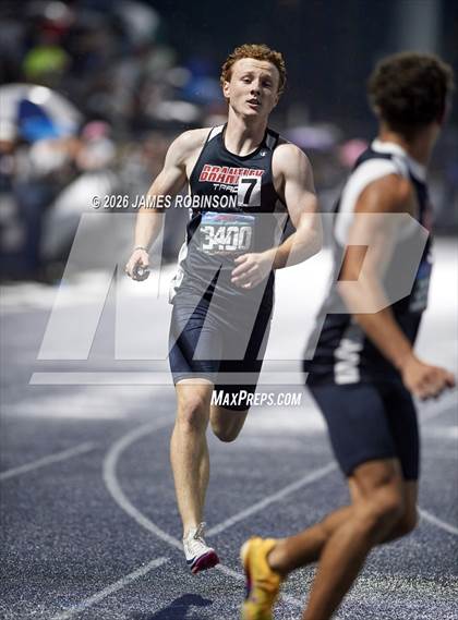 Thumbnail 2 in FHSAA Class 4A Final (4 x 400m) photogallery.