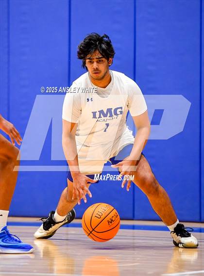 Thumbnail 2 in Archbishop Carroll v IMG Varsity White (IMG Ascender Classic) photogallery.