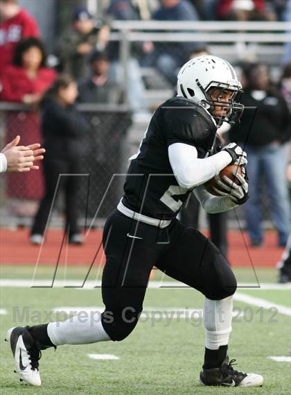 Thumbnail 3 in Xavier vs. Glastonbury (CIAC Class LL Semifinal)  photogallery.