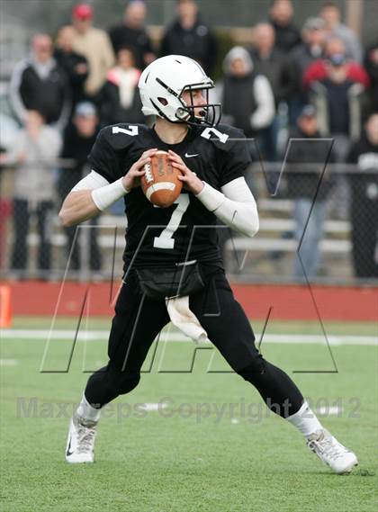 Thumbnail 3 in Xavier vs. Glastonbury (CIAC Class LL Semifinal)  photogallery.