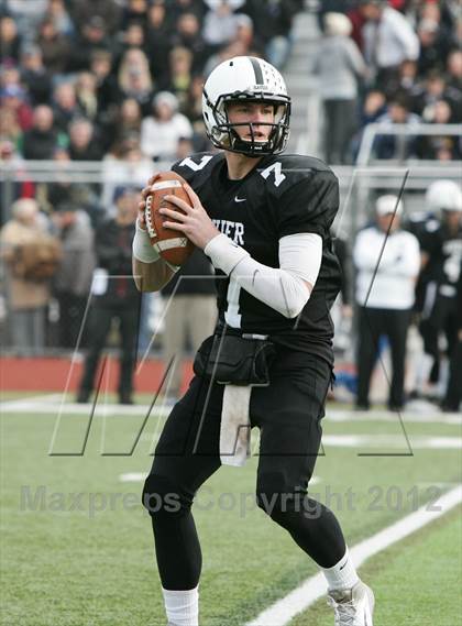 Thumbnail 3 in Xavier vs. Glastonbury (CIAC Class LL Semifinal)  photogallery.