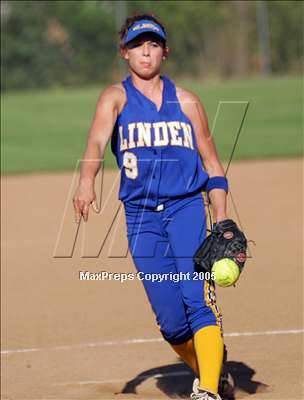 Thumbnail 3 in Patterson vs Linden (D4 Sec. Final) photogallery.