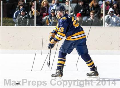 Thumbnail 1 in Holt vs. Ft. Zumwalt West (St. Louis Winter Classic) photogallery.