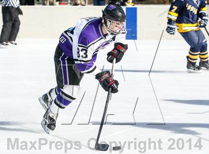 Thumbnail 1 in Holt vs. Ft. Zumwalt West (St. Louis Winter Classic) photogallery.