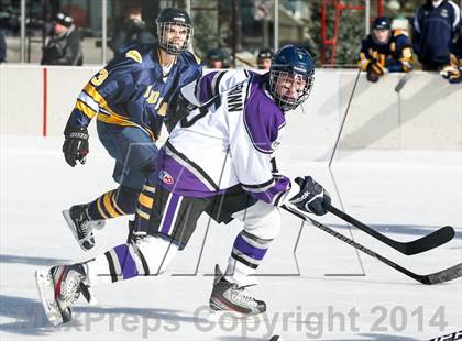 Thumbnail 2 in Holt vs. Ft. Zumwalt West (St. Louis Winter Classic) photogallery.