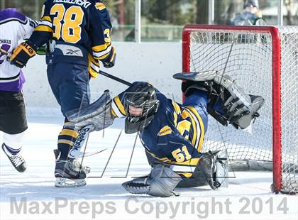 Thumbnail 1 in Holt vs. Ft. Zumwalt West (St. Louis Winter Classic) photogallery.