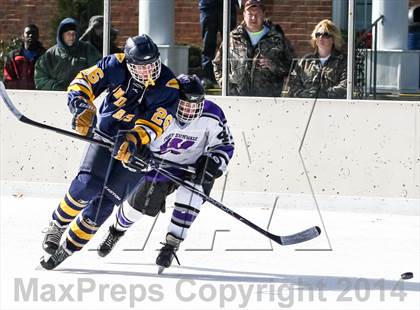 Thumbnail 2 in Holt vs. Ft. Zumwalt West (St. Louis Winter Classic) photogallery.