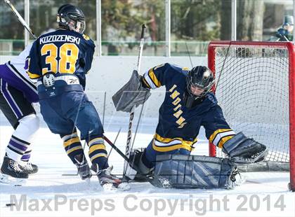 Thumbnail 3 in Holt vs. Ft. Zumwalt West (St. Louis Winter Classic) photogallery.