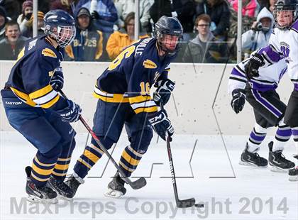 Thumbnail 1 in Holt vs. Ft. Zumwalt West (St. Louis Winter Classic) photogallery.
