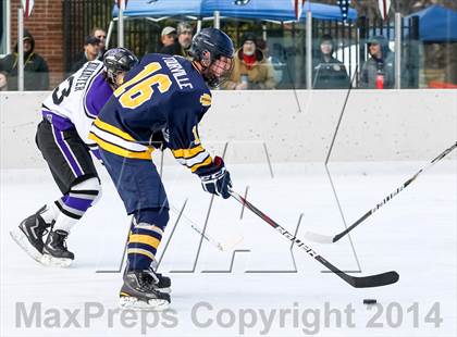 Thumbnail 2 in Holt vs. Ft. Zumwalt West (St. Louis Winter Classic) photogallery.