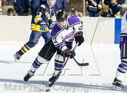 Thumbnail 1 in Holt vs. Ft. Zumwalt West (St. Louis Winter Classic) photogallery.