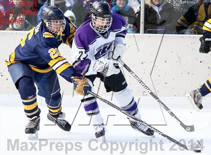 Thumbnail 2 in Holt vs. Ft. Zumwalt West (St. Louis Winter Classic) photogallery.