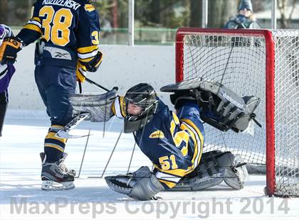 Thumbnail 2 in Holt vs. Ft. Zumwalt West (St. Louis Winter Classic) photogallery.