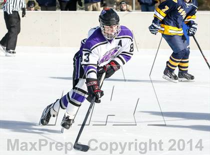 Thumbnail 2 in Holt vs. Ft. Zumwalt West (St. Louis Winter Classic) photogallery.
