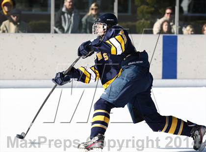 Thumbnail 2 in Holt vs. Ft. Zumwalt West (St. Louis Winter Classic) photogallery.