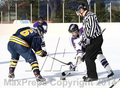 Thumbnail 2 in Holt vs. Ft. Zumwalt West (St. Louis Winter Classic) photogallery.