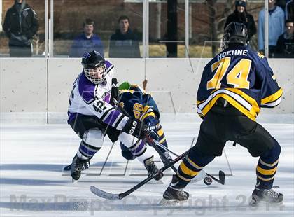 Thumbnail 1 in Holt vs. Ft. Zumwalt West (St. Louis Winter Classic) photogallery.