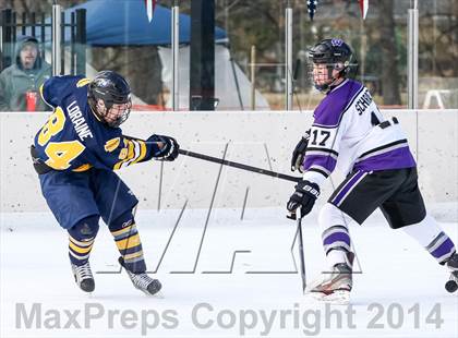 Thumbnail 2 in Holt vs. Ft. Zumwalt West (St. Louis Winter Classic) photogallery.