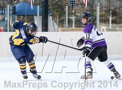 Thumbnail 3 in Holt vs. Ft. Zumwalt West (St. Louis Winter Classic) photogallery.