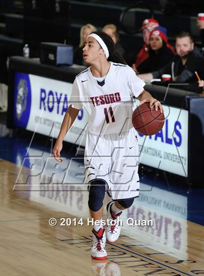 Thumbnail 3 in Tesoro vs. Yorba Linda (Orange Holiday Classic) photogallery.
