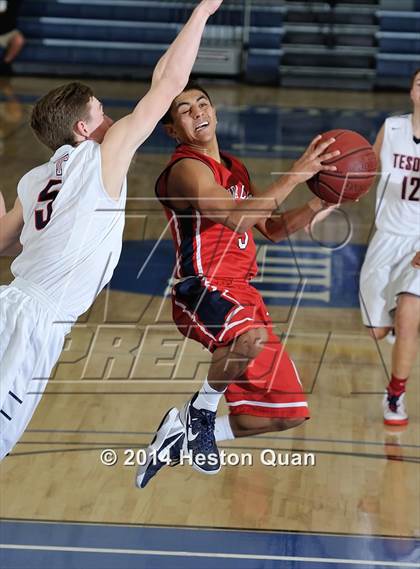 Thumbnail 2 in Tesoro vs. Yorba Linda (Orange Holiday Classic) photogallery.