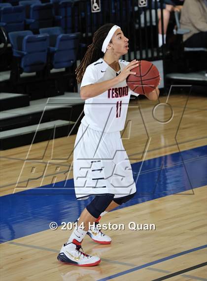 Thumbnail 3 in Tesoro vs. Yorba Linda (Orange Holiday Classic) photogallery.