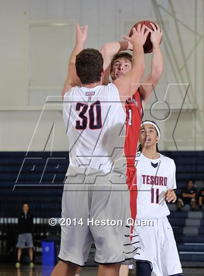 Thumbnail 2 in Tesoro vs. Yorba Linda (Orange Holiday Classic) photogallery.