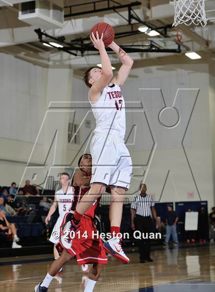 Thumbnail 2 in Tesoro vs. Yorba Linda (Orange Holiday Classic) photogallery.