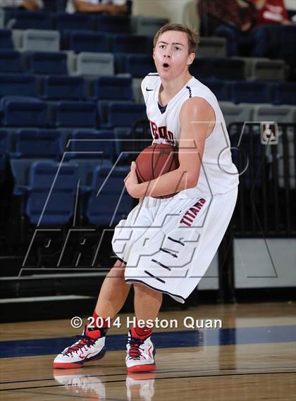 Thumbnail 2 in Tesoro vs. Yorba Linda (Orange Holiday Classic) photogallery.