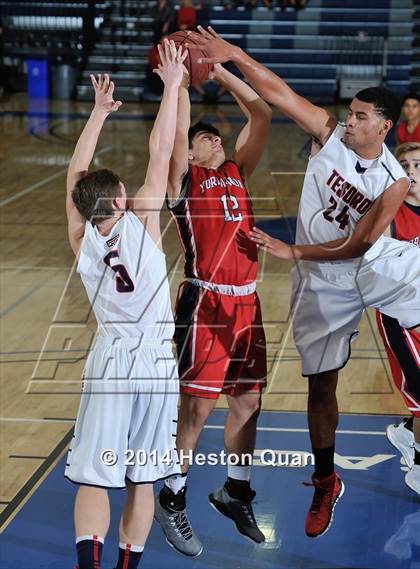 Thumbnail 2 in Tesoro vs. Yorba Linda (Orange Holiday Classic) photogallery.