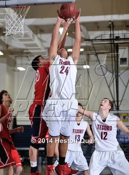 Thumbnail 3 in Tesoro vs. Yorba Linda (Orange Holiday Classic) photogallery.