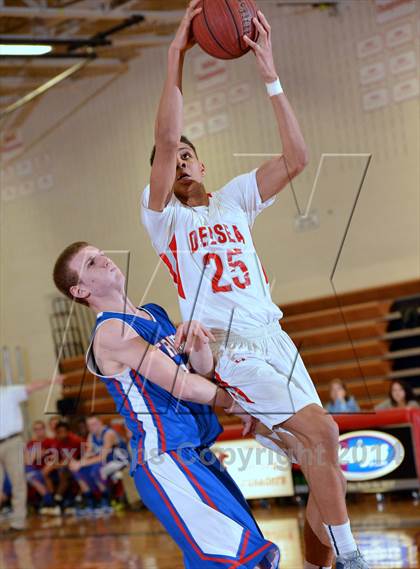 Thumbnail 1 in Triton vs. Delsea photogallery.