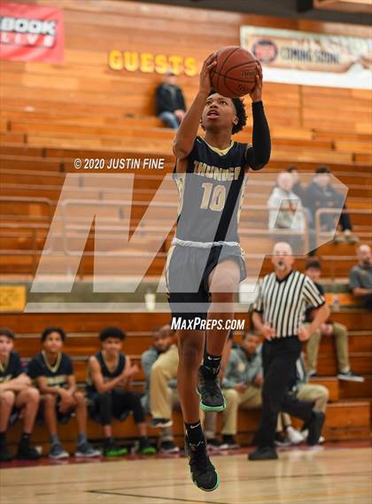 Thumbnail 2 in Desert Vista vs. Oak Cliff Faith Family Academy (Torrey Pines Holiday Classic) photogallery.