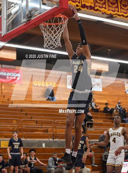 Thumbnail 2 in Desert Vista vs. Oak Cliff Faith Family Academy (Torrey Pines Holiday Classic) photogallery.