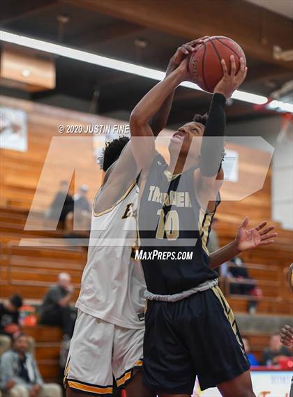 Thumbnail 1 in Desert Vista vs. Oak Cliff Faith Family Academy (Torrey Pines Holiday Classic) photogallery.