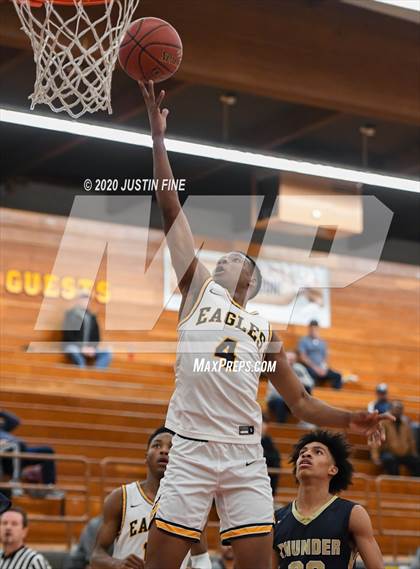 Thumbnail 2 in Desert Vista vs. Oak Cliff Faith Family Academy (Torrey Pines Holiday Classic) photogallery.